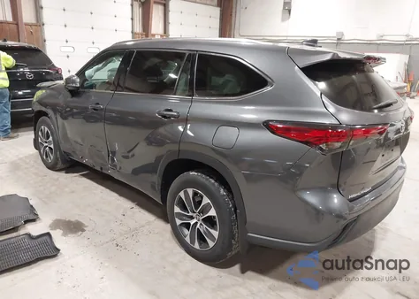 2021 Toyota Highlander Xle z USA, uszkodzony, nr VIN 5TDGZRBH2MS155390